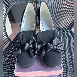 Vintage Armadillos “Fantura” Black Kitten Heels size 6.5